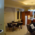 Apartman Lena *