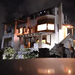 Lena Apartman *